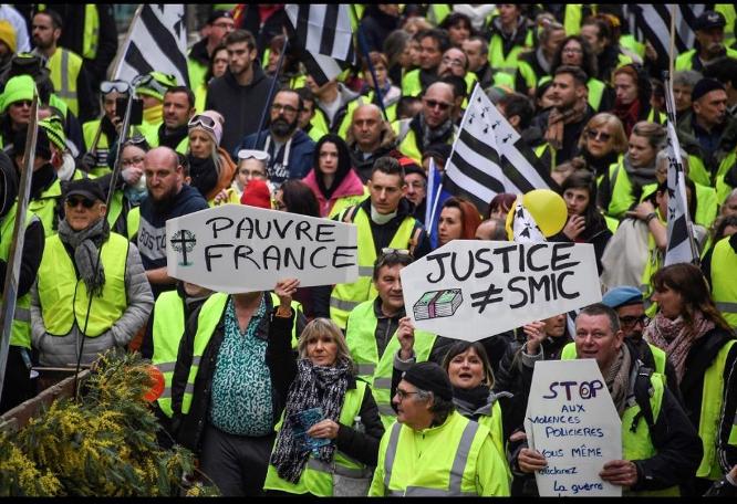 Fransa'da Sarı Yelekliler eylemlerin 14'üncü haftasında sokaklarda