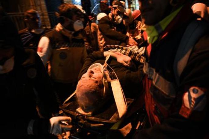 Kartal'da çöken binadan kareler