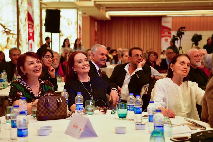 Kemal Kılıçdaroğlu, sanatçılarla bir araya geldi