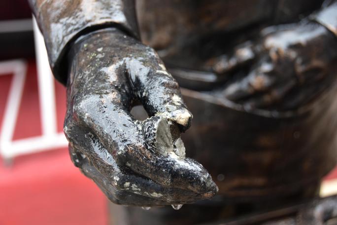 Nedir bu heykellerin insanlardan çektiği