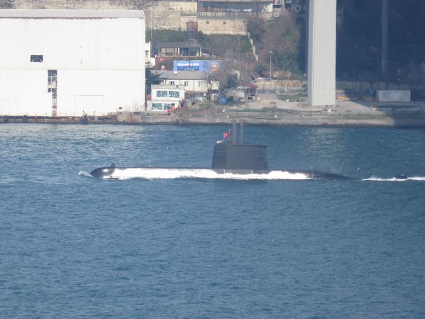 11 savaş gemisi aynı anda İstanbul Boğazı'nda