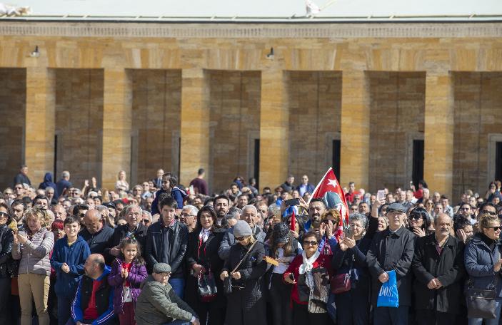 Ekrem İmamoğlu ailesi ile birlikte Anıtkabir'de