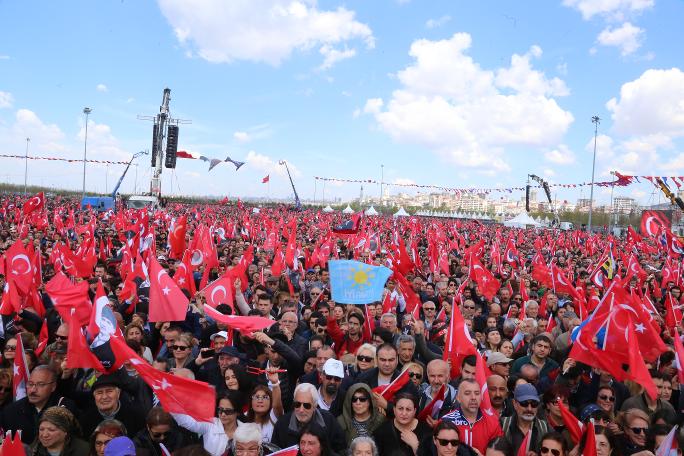 Onbinlerci kişi Maltepe'de buluştu