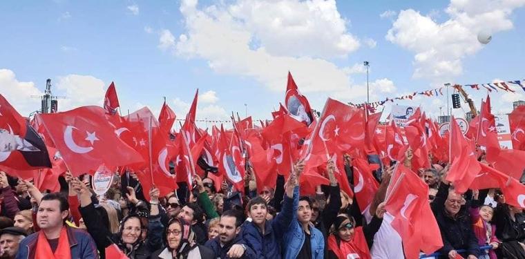 Onbinlerci kişi Maltepe'de buluştu