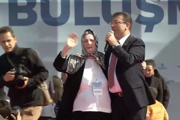 Onbinlerci kişi Maltepe'de buluştu