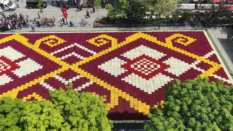 Sultanahmet'e 1460 metrekarelik lale halı (25.04.2019)