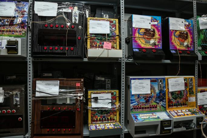 Adliyenin emanet deposundaki deliller