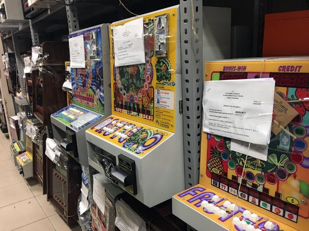 Adliyenin emanet deposundaki deliller