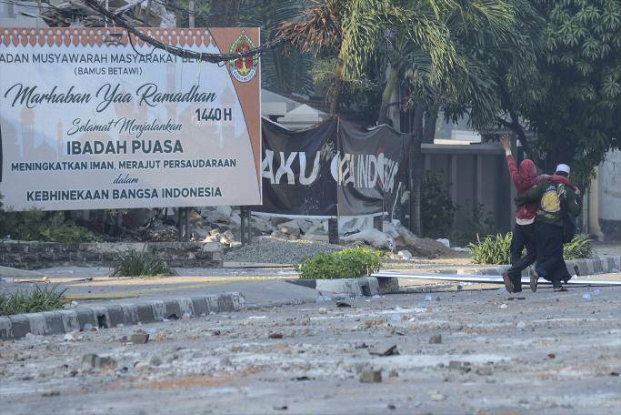 Endonezya'da seçim sonucu ülkeyi karıştırdı