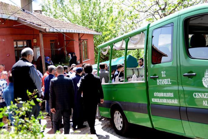 AKP yöneticileri, 'Atatürk'le zerre muhabbeti olan cenazeme gelmesin' diyen Mısıroğlu’nun cenazesine katıldı