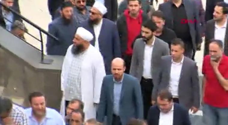 AKP yöneticileri, 'Atatürk'le zerre muhabbeti olan cenazeme gelmesin' diyen Mısıroğlu’nun cenazesine katıldı