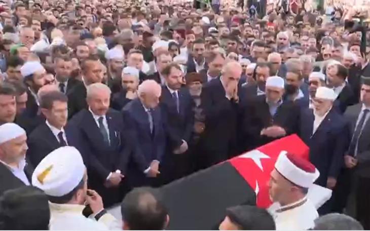 AKP yöneticileri, 'Atatürk'le zerre muhabbeti olan cenazeme gelmesin' diyen Mısıroğlu’nun cenazesine katıldı