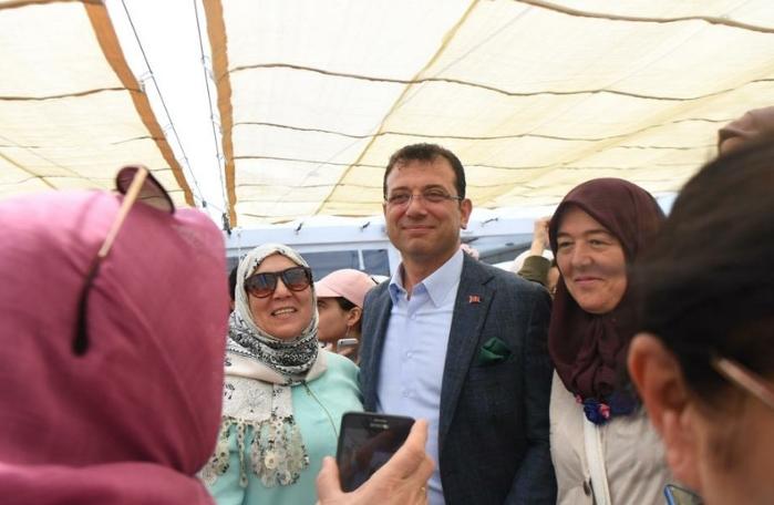 İmamoğlu, Maltepeli kadınlarla tekne turunda buluştu