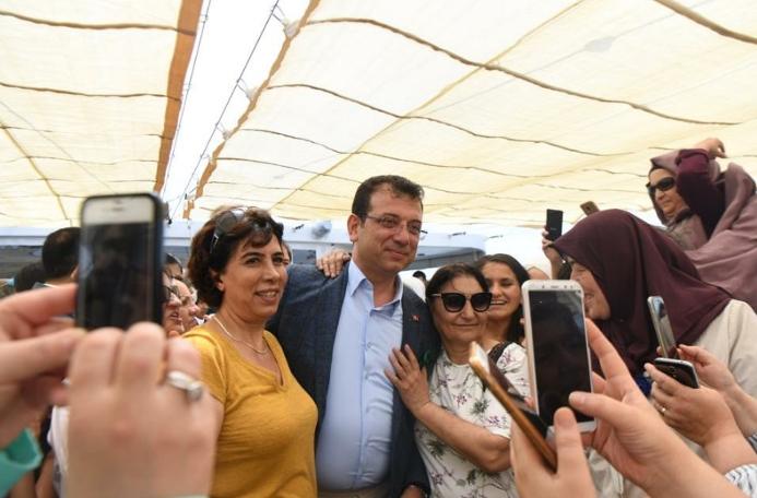 İmamoğlu, Maltepeli kadınlarla tekne turunda buluştu