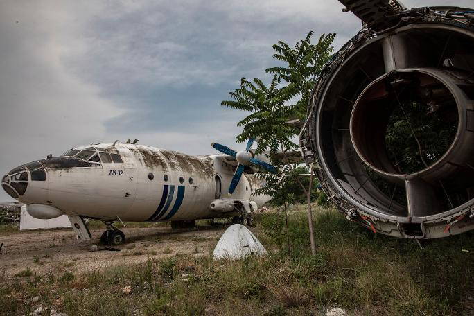 Atatürk Havalimanı'nda hurda uçaklar kaldırılmayı bekliyor