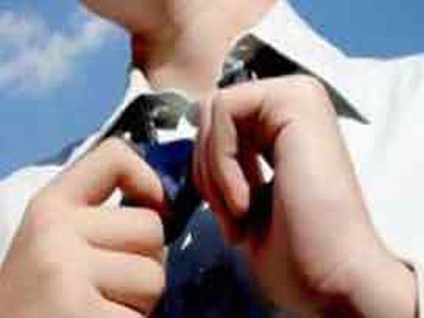 Dikkat! Düğme ilikleyememek gibi belirtilerle başlıyor!