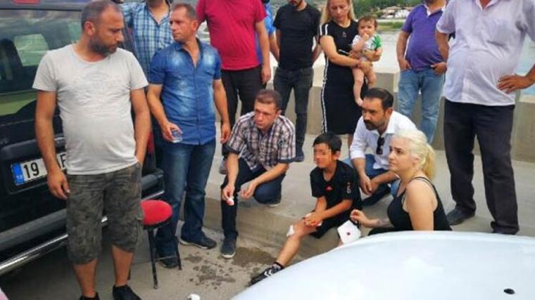 Korkup ağlamaya başladı! Yurttaşlar sakinleştirdi