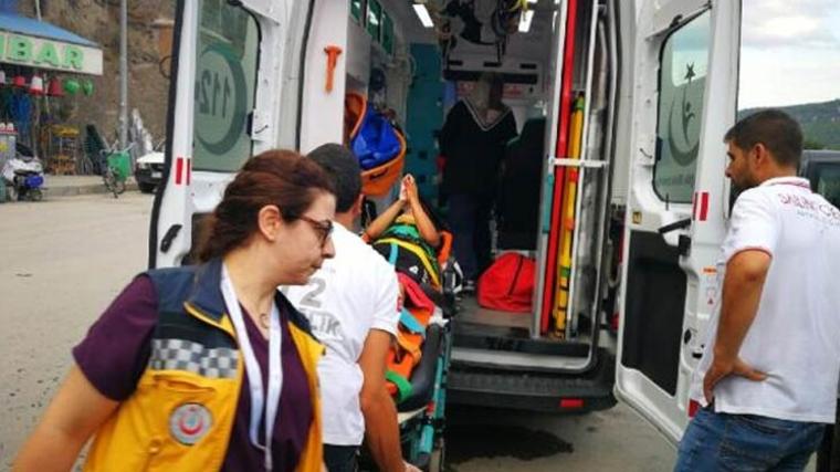 Korkup ağlamaya başladı! Yurttaşlar sakinleştirdi