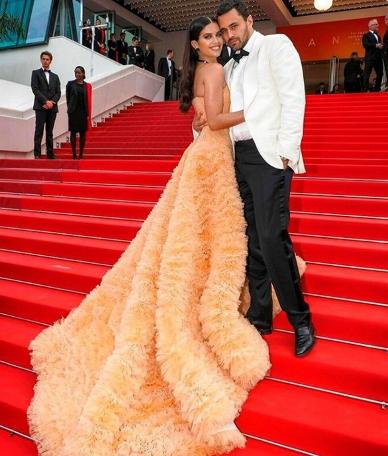 Model Sara Sampaio ve sevgilisi Oliver Ripley'in benzerliği dikkat çekiyor