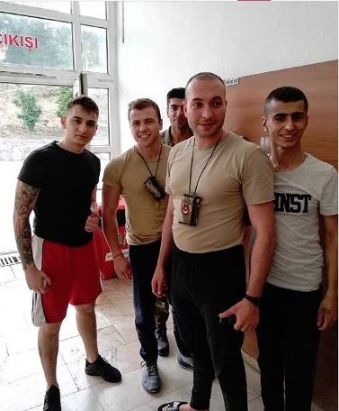 Ünlü isimlerin bedelli askerlik fotoğrafları