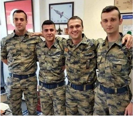 Ünlü isimlerin bedelli askerlik fotoğrafları