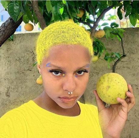 Sosyal medya fenomeni dakikalar içinde kel kaldı!