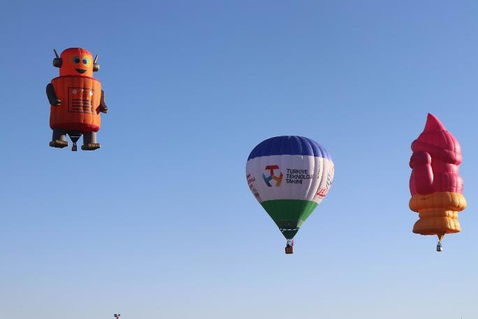 Ürgüp, 11 ülkeden 16 farklı şekilde balonla renklendi