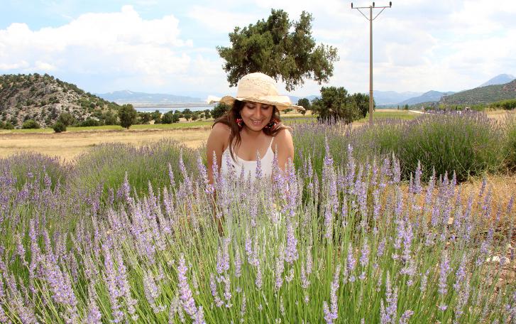 Lavanta Deresi yerli ve yabancı turistlerin ilgisini çekiyor