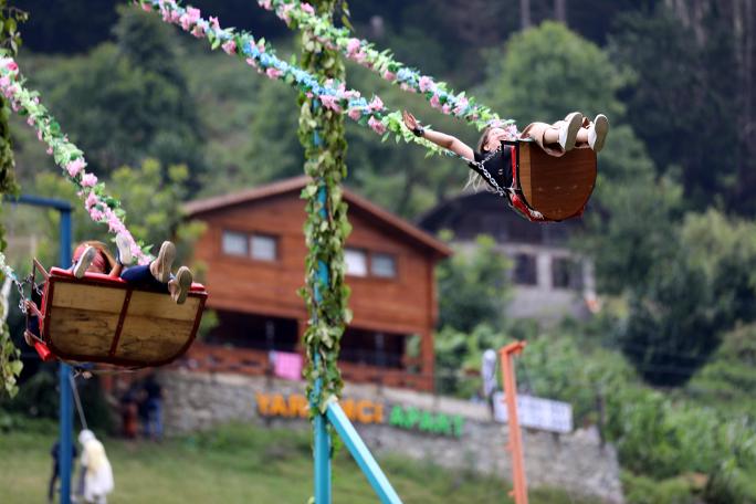 Ayder'de salıncak furyası için harekete geçiliyor