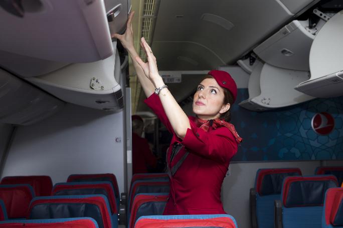 İşte THY'nin yeni üniformaları: Etekler diz altı, pantolon var