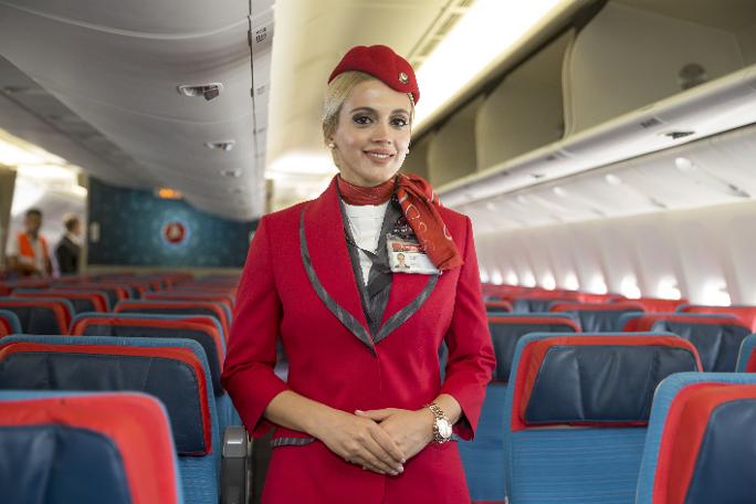 İşte THY'nin yeni üniformaları: Etekler diz altı, pantolon var