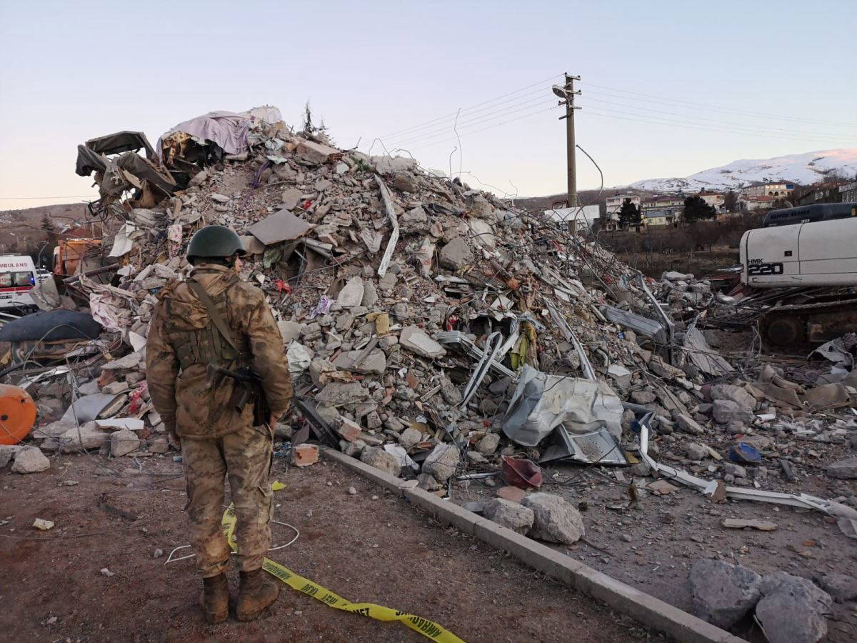 Gün aydınlandı, yıkım ortaya çıktı