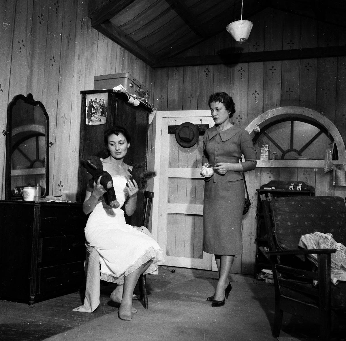 Devlet Tiyatroları arşivinden Yıldız Kenter fotoğrafları