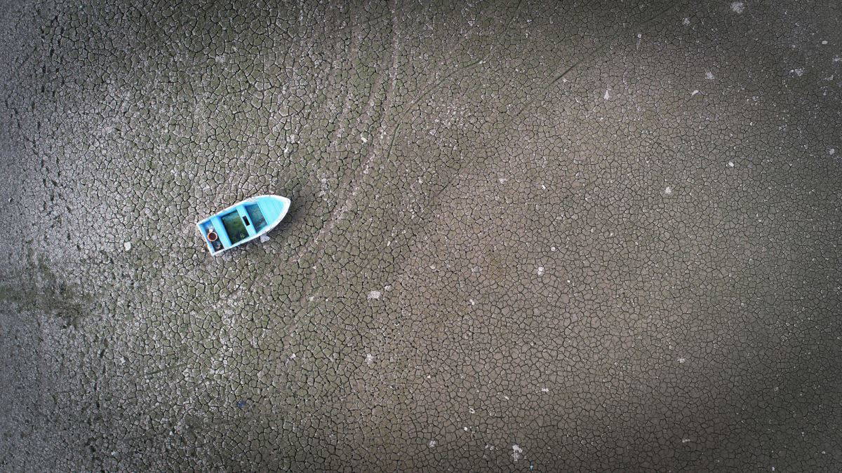 Gölbaşı Barajı'nın yüzde 90'ı kurudu, çiftçiler endişeli