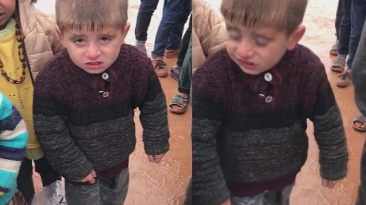 Bu görüntü herkesin yüreğini burkmuştu! O çocuğa yardım eli uzandı