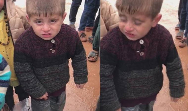 Bu görüntü herkesin yüreğini burkmuştu! O çocuğa yardım eli uzandı