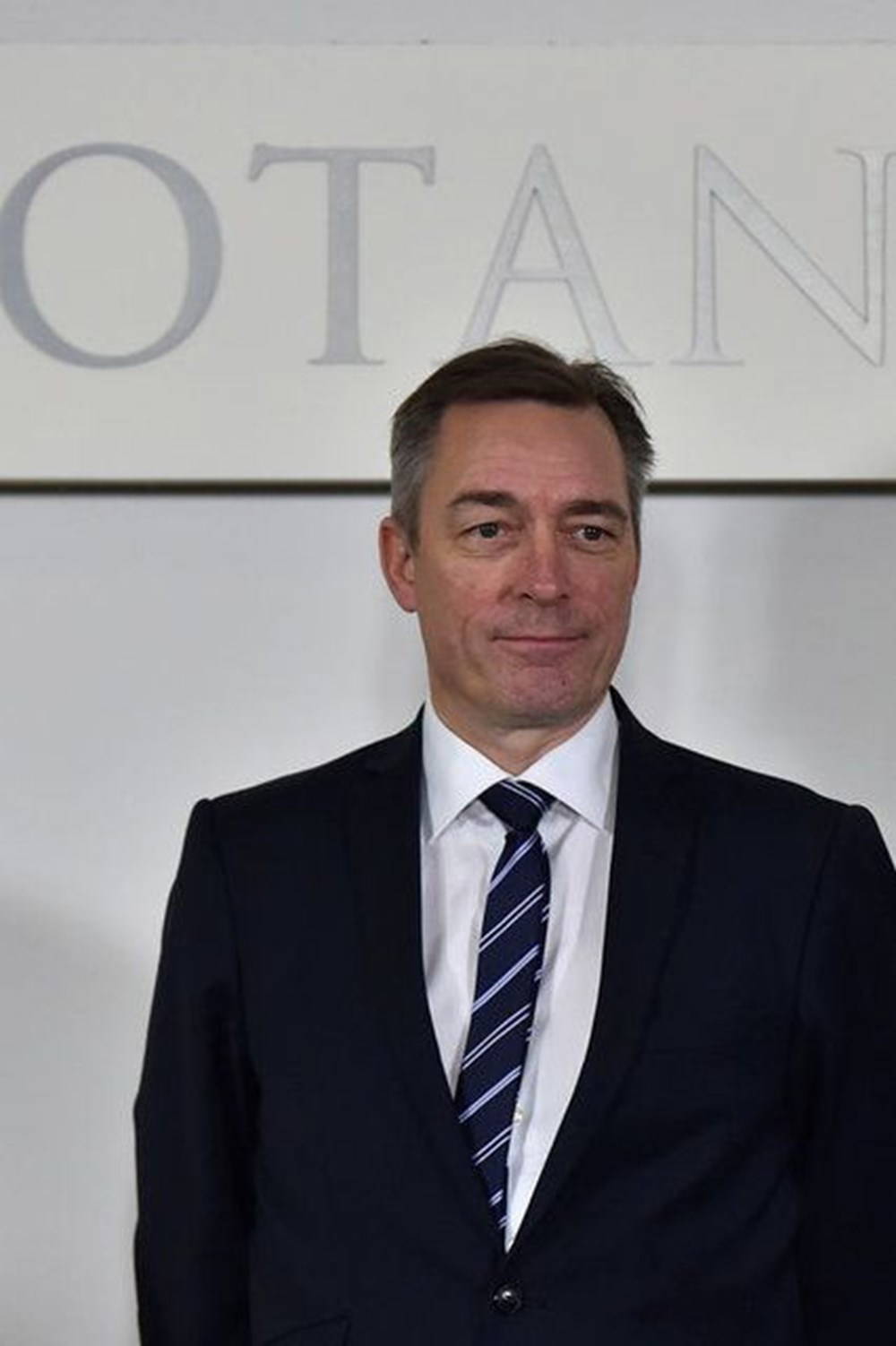 Koronavirüs ünlü isimleri de tehdit ediyor! Dünyaca tanınan pek çok kişi koronavirüse yakalandı