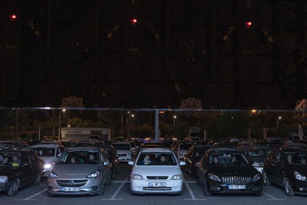 İstanbul’da arabalı açık hava sinema keyfi
