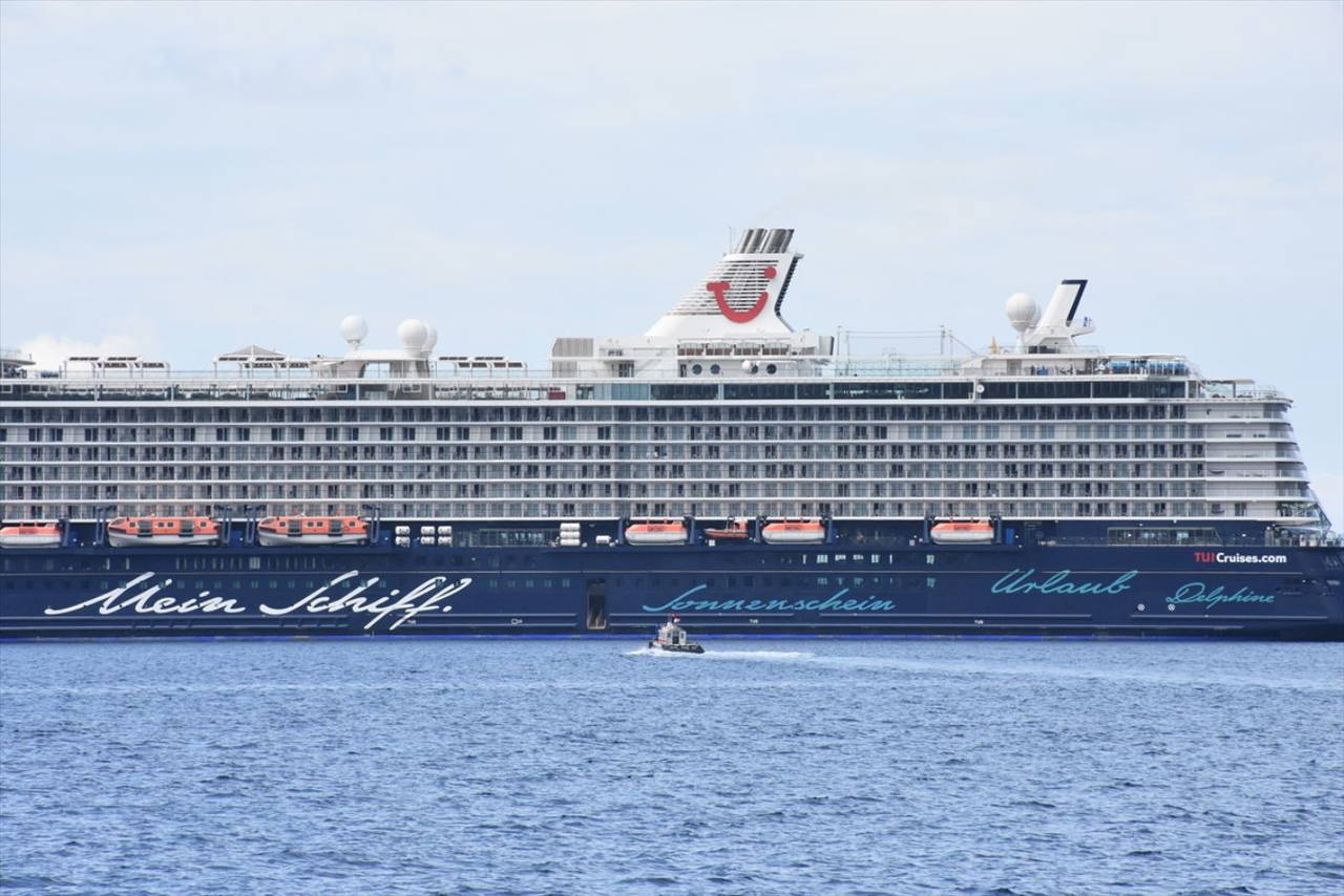 Dev kruvaziyerdeki 27 Türk personel Bodrum'da tahliye edildi