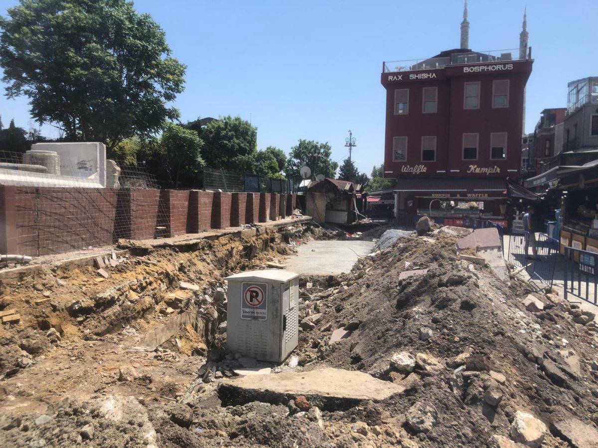 Ortaköy'deki İSKİ kazısında tarihi kalıntılar bulundu