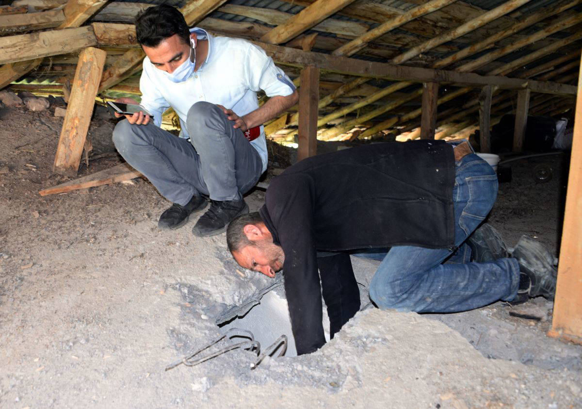 Depremde  taş yığını altında yaşam mücadelesi verdiler