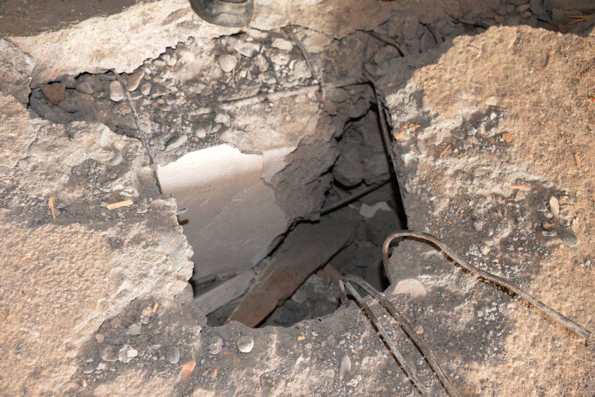 Depremde  taş yığını altında yaşam mücadelesi verdiler