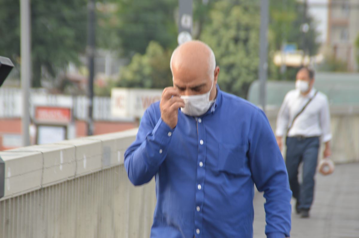 İstanbullular güne maske ile uyandı