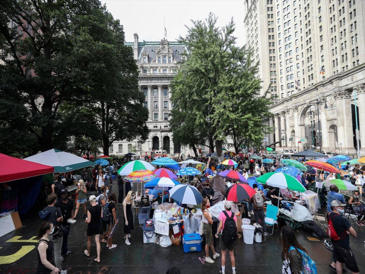 New York belediye binası önündeki