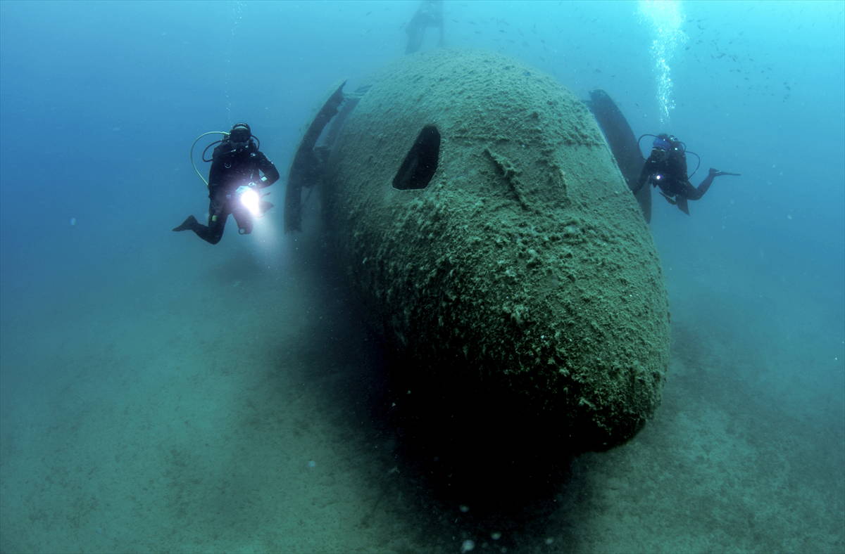 Kuşadası'nda 4 yıl önce batırılan dünyanın en büyük batık uçağı