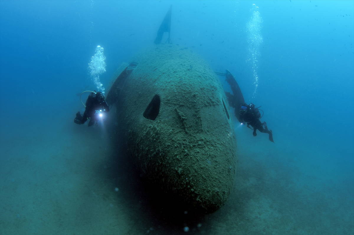 Kuşadası'nda 4 yıl önce batırılan dünyanın en büyük batık uçağı