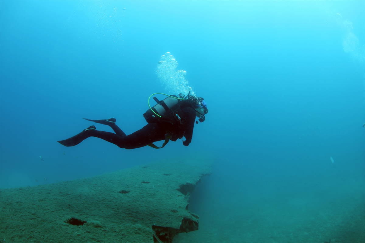 Kuşadası'nda 4 yıl önce batırılan dünyanın en büyük batık uçağı