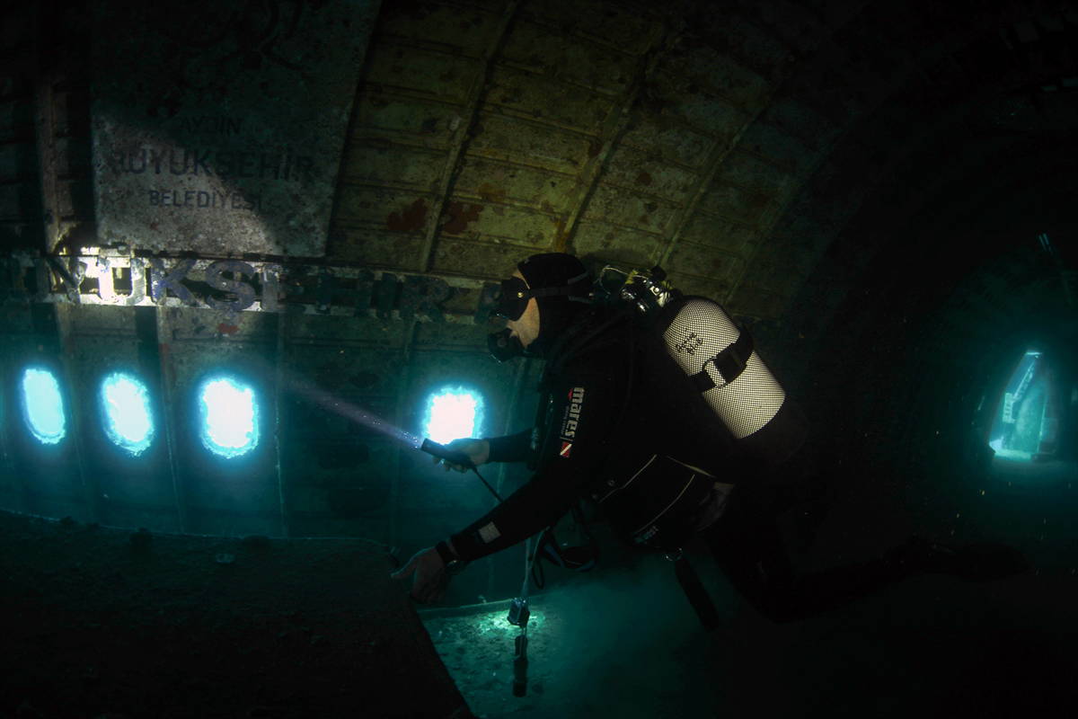 Kuşadası'nda 4 yıl önce batırılan dünyanın en büyük batık uçağı