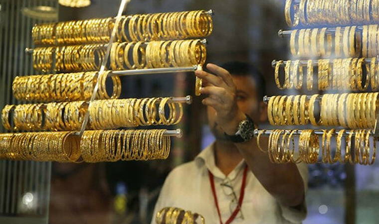 Altın fiyatlarında yeni rekor: Yeniden o seviyeyi aştı! Gram, çeyrek, Cumhuriyet altını bugün ne kadar oldu? 11 Nisan 2025 Cuma altın fiyatları…