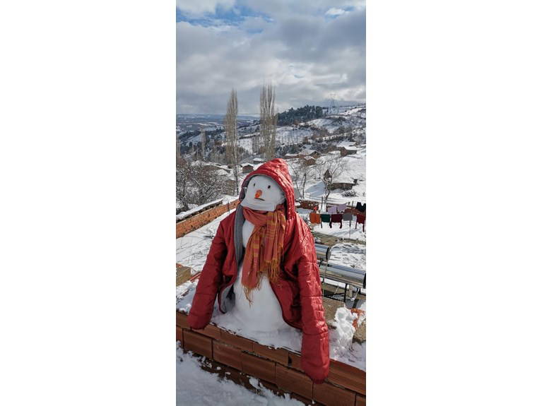 Yurttan gülümseten 'kardan adam'lar